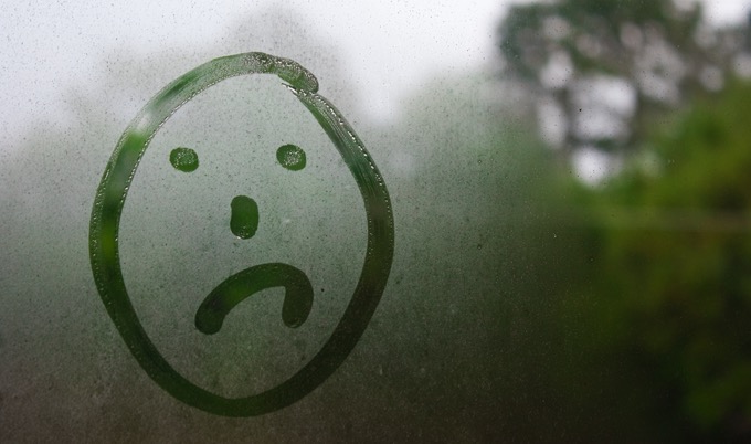 Kính lái bị mờ bên ngoài! Nguyên nhân và cách khắc phục hiệu quả